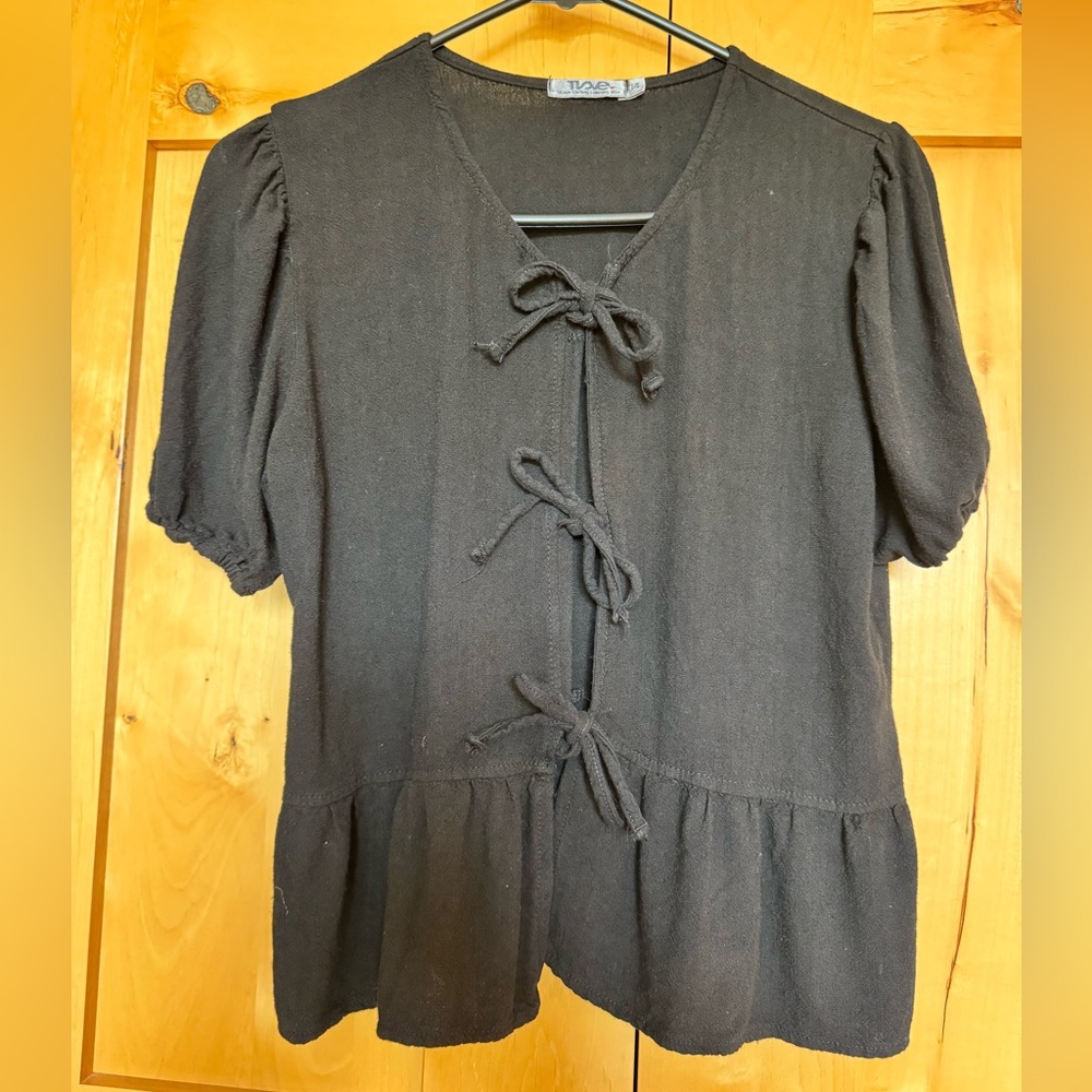 T2Love Black Bows Top